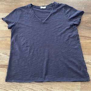 Goldie Lewinter blue vneck tshirt M